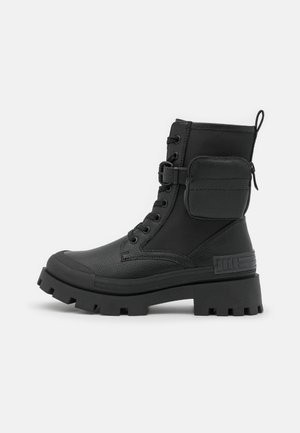 Marco Tozzi Botki na platformie