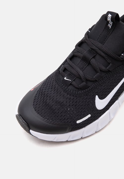 Nike FREE RIDE UNISEX - Zapatillas running asfalto - black/white/cool grey/university red — foto 6