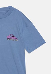 Quiksilver TAKE US BACK LOGO - T-shirt print - hydrangea