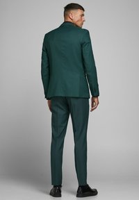 Jack & Jones PREMIUM JPRSOLARIS  NOOS - Tygbyxor - darkest spruce