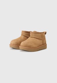 UGG CLASSIC DAZZLE - Snowboots  - chestnut