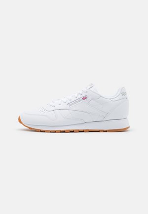 CLASSIC LEATHER UNISEX - Matalavartiset tennarit - footwear white/pure grey 3