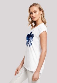 F4NT4STIC DC COMICS BATMAN ARKHAM KNIGHT THINK WITH EXTENDED  - T-shirts med print - white