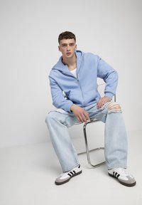 Urban Classics Mikina so zipsom - powderblue