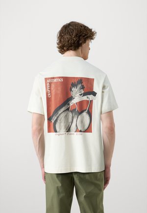 Jack & Jones JORQUEENSPHOTO TEE CREW NECK - Nyomott mintás póló - buttercream