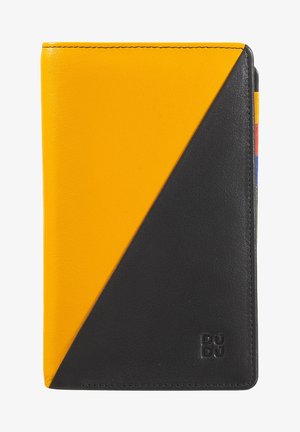 Billetera de cuero con un diseño de división diagonal en secciones amarillas y negras. Logo destacado en relieve en negro en la esquina inferior derecha.