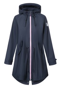 Marinblå huva-jacka med dragsko i midjan, två sidofickor och en rosa dragkedja. Har ett logopatch på ena ärmen. Slät textur.