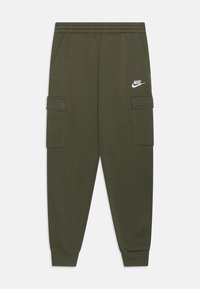 Olivgröna Nike cargobyxor i sweatpants-stil med elastisk midja, sidofickor med klaff, ribbade muddarna och vit Nike-logga på högra låret.