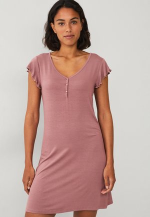 Korte roze jurk met een V-hals, kapmouwen met geribbelde randen en drie knopen aan de voorkant. Gemaakt van zachte stof in een aansluitend ontwerp.