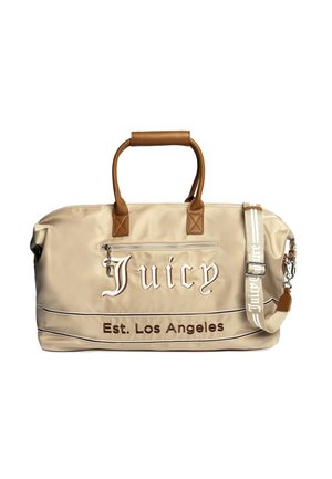 Borsa duffel in nylon beige con manici in pelle marrone, caratterizzata dal logo "Juicy" e dal testo "Est. Los Angeles", include una tracolla rimovibile e una cerniera.