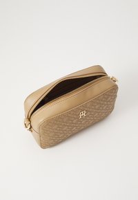 Tommy Hilfiger DISTINCT CAMERA BAG MONO - Cross body bag - khaki