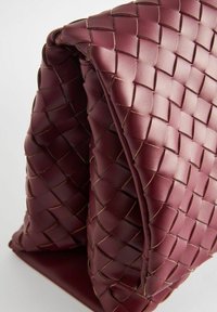 Next WEAVE  - Clutches - red