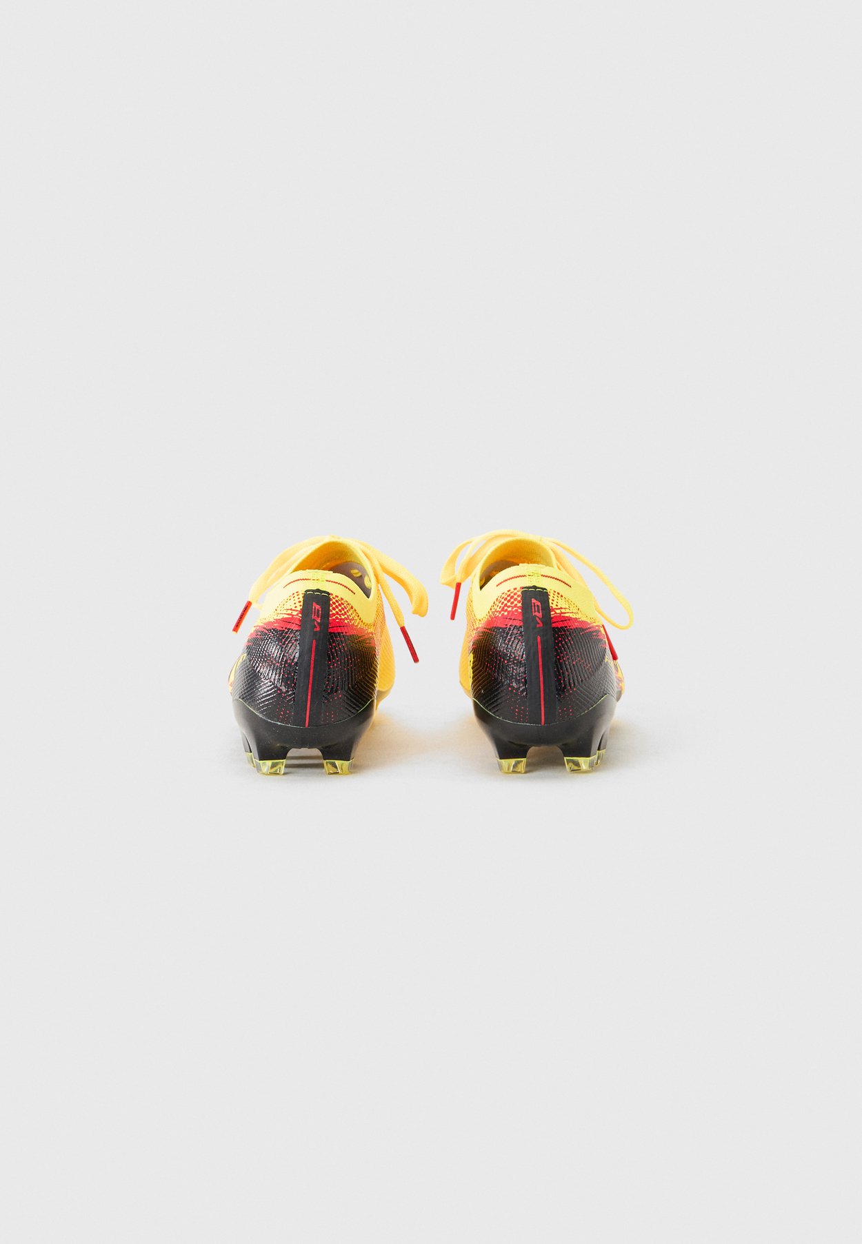 FURON V8 ELITE FG