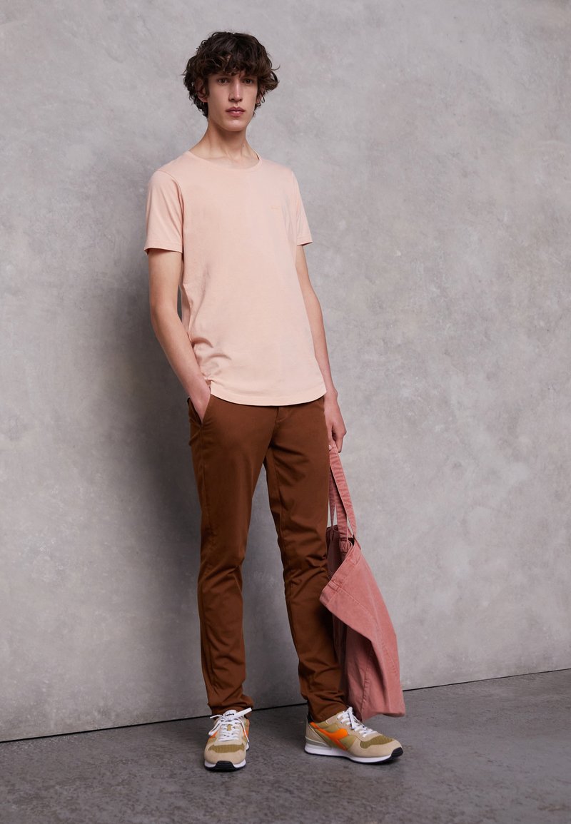 DOCKERS SMART SUPREME FLEX SKINNY - Chinos - emperador