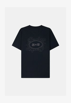 T-shirt noir à manches courtes présentant un design de texte superposé "Park" en foncé avec un contour ovale et un graphique central d'un nœud papillon stylisé.