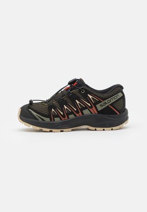 XA PRO 3D UNISEX - Outdoorschoenen - olive night/safari/rooibos tea