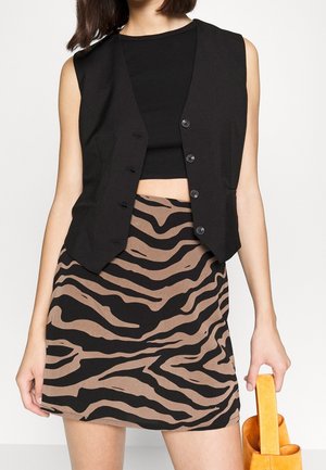 Vest - black