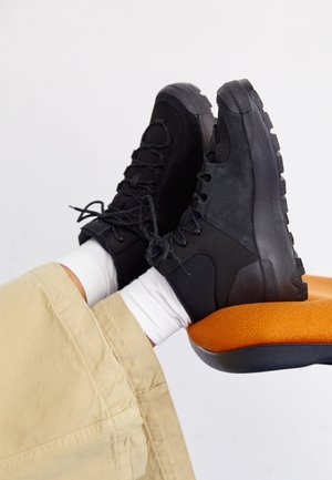 Sneakers hoog - black