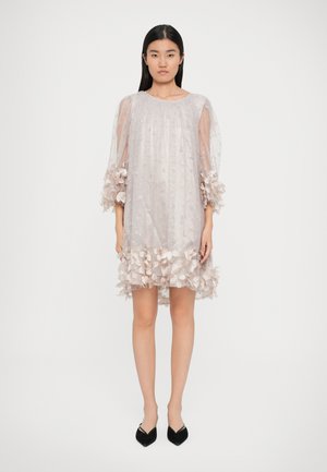 RIVER DRESS - Robe de soirée - pale mushroom/silver-coloured