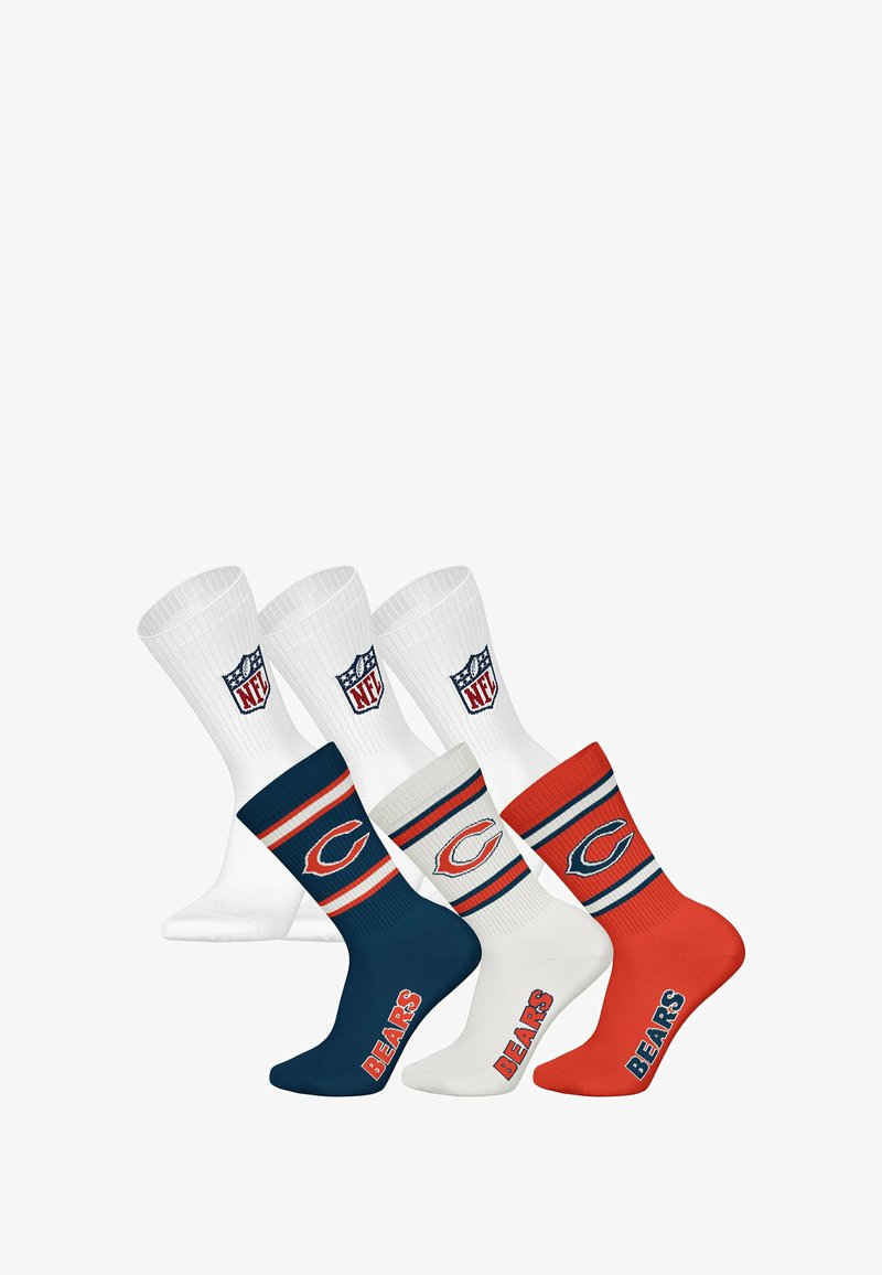 Fire par sokker: hvide, marineblå og røde. Har NFL-logo, Chicago Bears grafik, stribe mønstre og varierende farveblokdesigns.