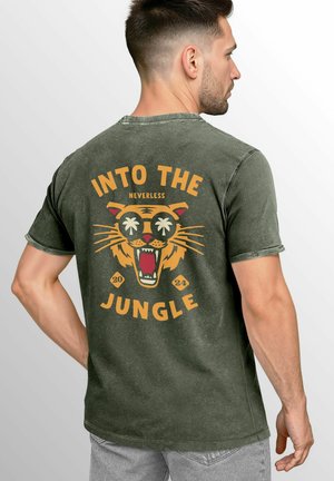 VINTAGE INTO THE JUNGLE – TIGER - Print T-shirt - oliv