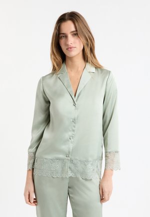 - Koszulka do spania