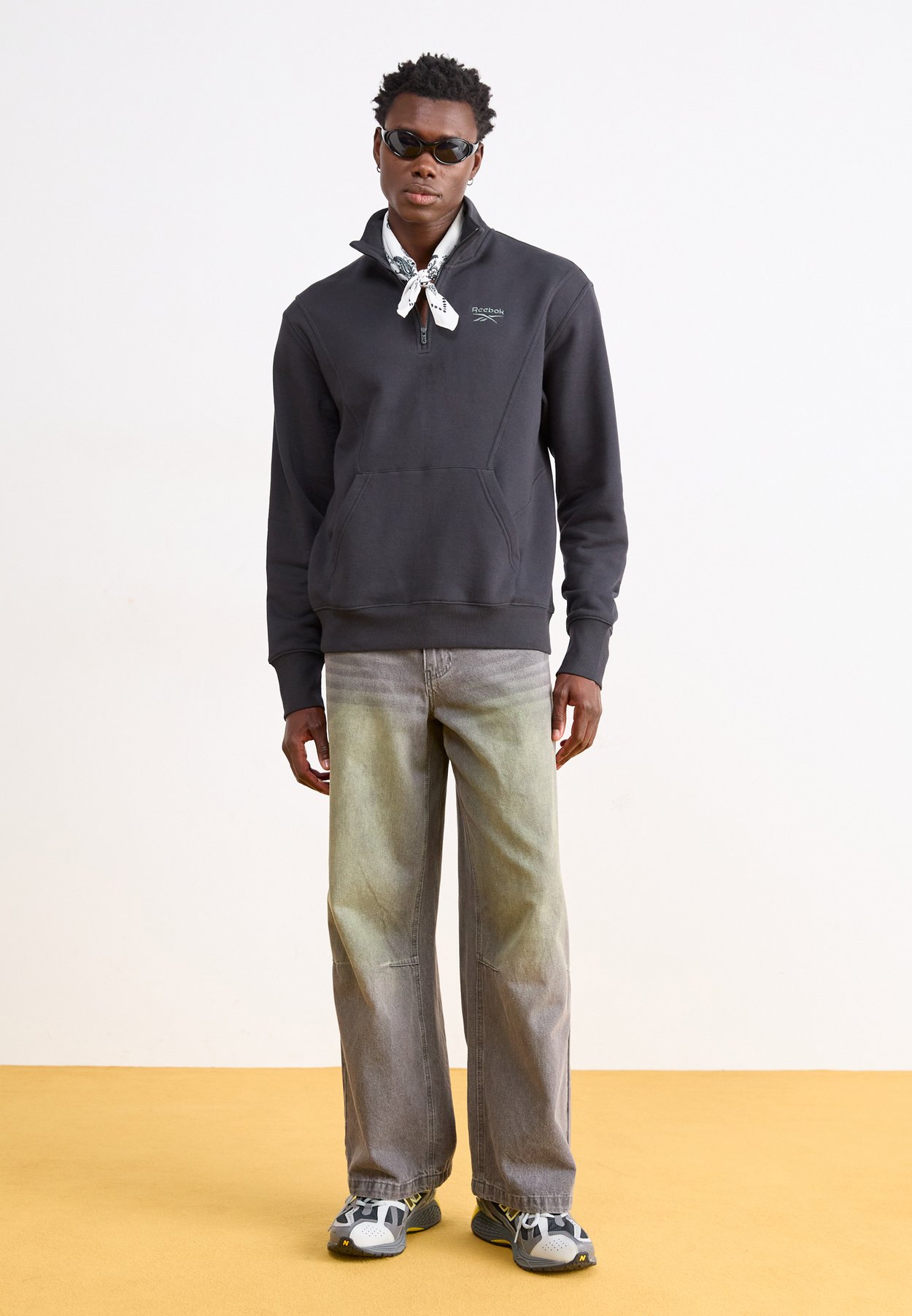 ICON QUARTER ZIP