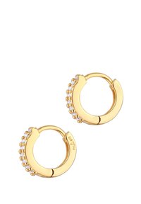 Guldtonade hängande örhängen med en rad klara kristaller längs ena kanten, med en polerad yta och slät, rund form.