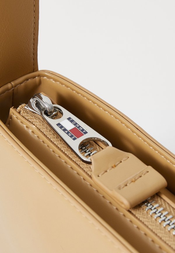 MUST SHOULDER BAG BOX - Handbag - natural khaki2