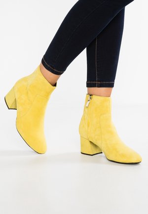 Botines - yellow
