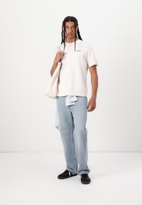 Pepe Jeans TARSEY TEE - Tričko s potlačou - off white