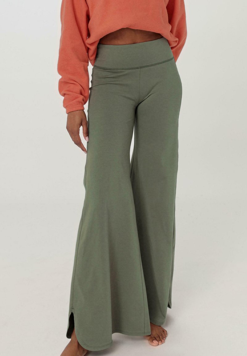 hessnatur ACTIVE - Stoffhose - oliv