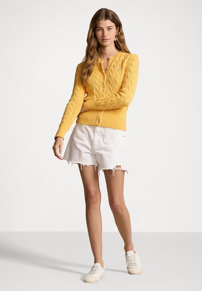 Polo Ralph Lauren CABLE KNIT COTTON CREWNECK CARDIGAN - Cardigan - cambridge yellow