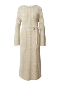Beiges Strickkleid mit langen Ärmeln, runder Halslinie, strukturiertem Rippenmuster und einem passenden Bindegürtel in der Taille für eine verstellbare Passform.