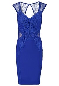 Kungablå ärmlös klänning med spetsdetaljer och intrikat broderad design på bysten, figursydd siluett och texturerad tyg.