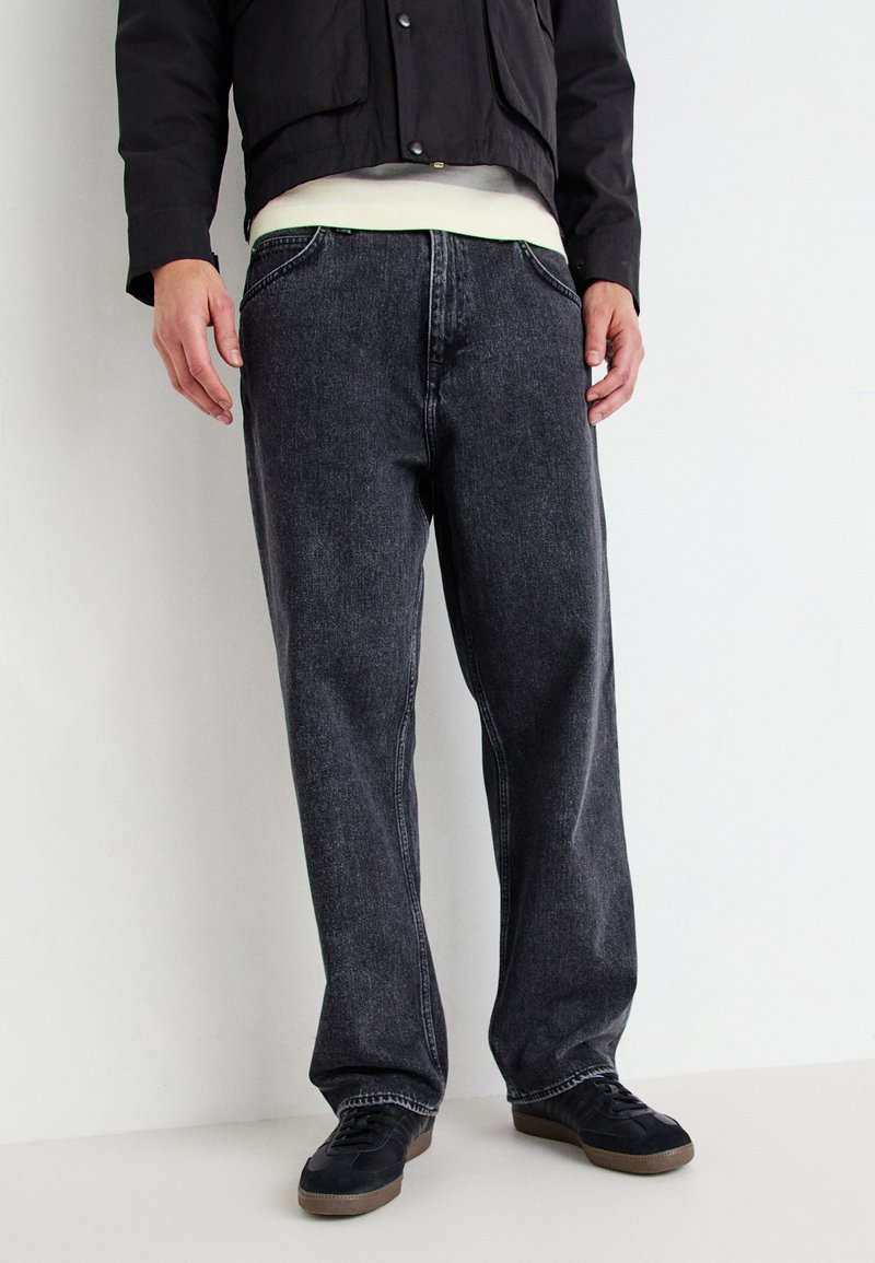 Edwin - MATRIX PANT - Avar lõikega teksad - black/matt wash, Suurenda