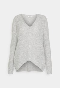 Pull en tricot gris clair avec un décolleté en V, des manches longues et un ourlet légèrement arrondi, arborant un design texturé à motifs multiples.