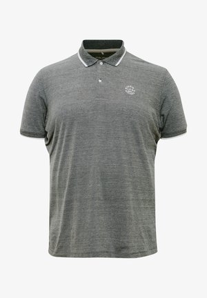 Polo gris avec un tissu texturé, bord blanc aux poignets et au col, patte de boutonnage à trois boutons et un petit logo rond sur la poitrine.