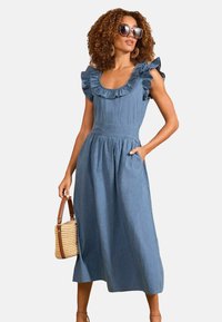Love & Roses REGULAR FIT -RUFFLE SCOOP NECKLINE MIDI  - Farkkumekko - blue