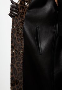 Thumbnail Image 8