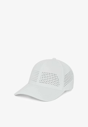 Weißes Baseballcap mit gebogenem Schirm und seitlichen perforierten Einsätzen zur Belüftung, dargestellt vor weißem Hintergrund.