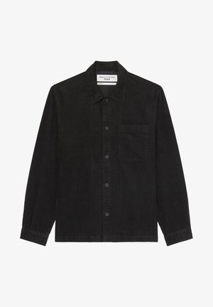 Schwarzes Cordhemd mit Knopfkragen, Brusttasche und langen Ärmeln mit Knopfmanschetten sowie vertikal gerippter Textur.