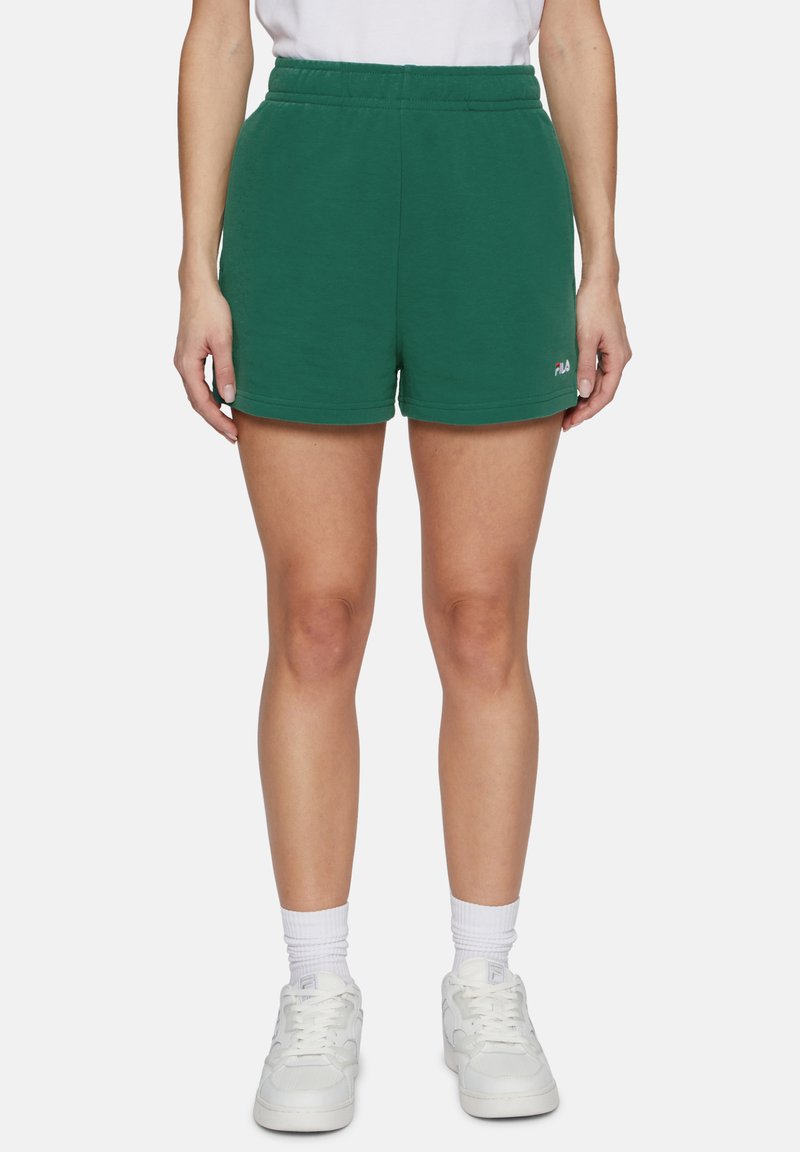 Gröna bomullsshorts med elastisk midja, med sidofickor och en liten vit logotyp på nedre vänstra fållen.