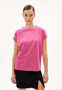 ARMEDANGELS IDAA LOGO - Basic T-shirt - crushed berry