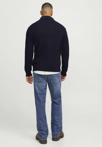 R.D.D. ROYAL DENIM DIVISION EINFARBIG  - Strickjacke - salute