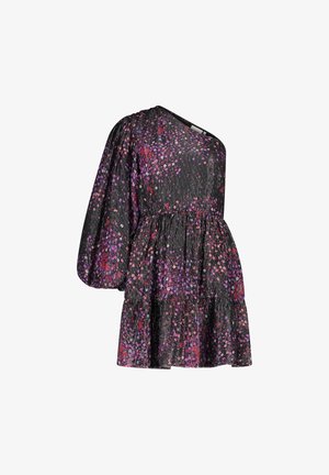 Zwarte jurk met één pofmouw, featuring een gelaagd ontwerp en een bloempatroon in roze en paarse tinten op een gestructureerde stof.