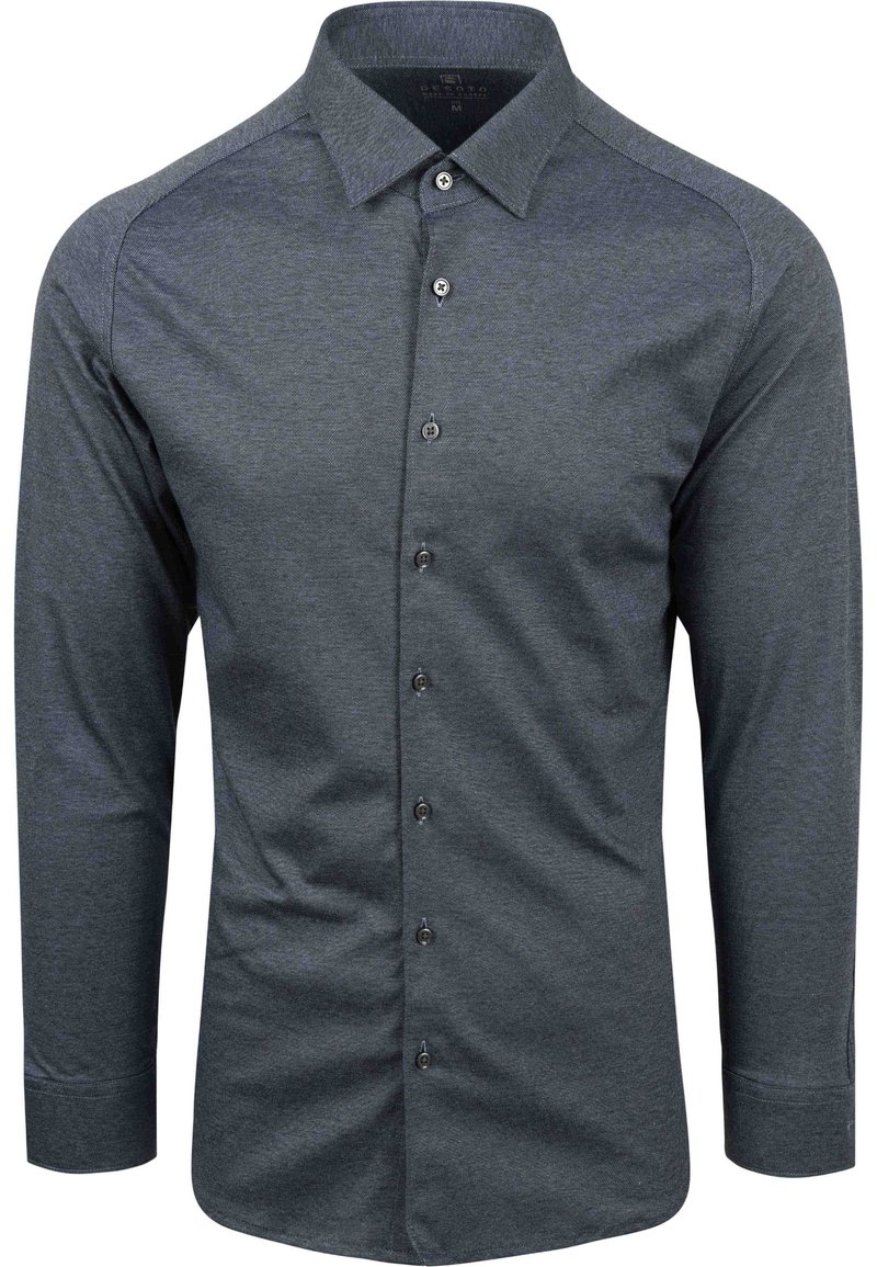 Heren overhemd met lange mouwen, donkergrijze stof, gladde textuur, klassieke kraag, zes knopen aan de voorkant, contrasterende schouderaccenten.
