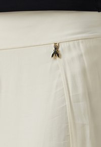 Patrizia Pepe Tygbyxor - white