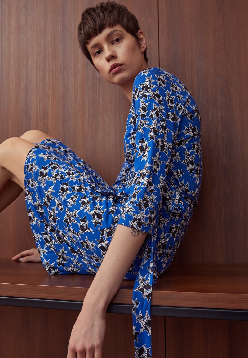 Robe Enveloppante Diane Von Furstenberg DVF Julian | Taille 4-6 | Imprimé Lotus Berry | Neuf Avec étiquettes