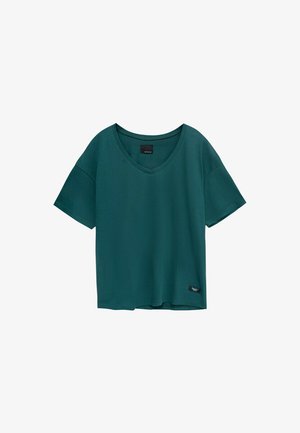 Turkusowa koszulka z krótkim rękawem i dekoltem w serek, wykonana z miękkiego materiału. Posiada prosty krój i małą metkę marki na dolnej części.